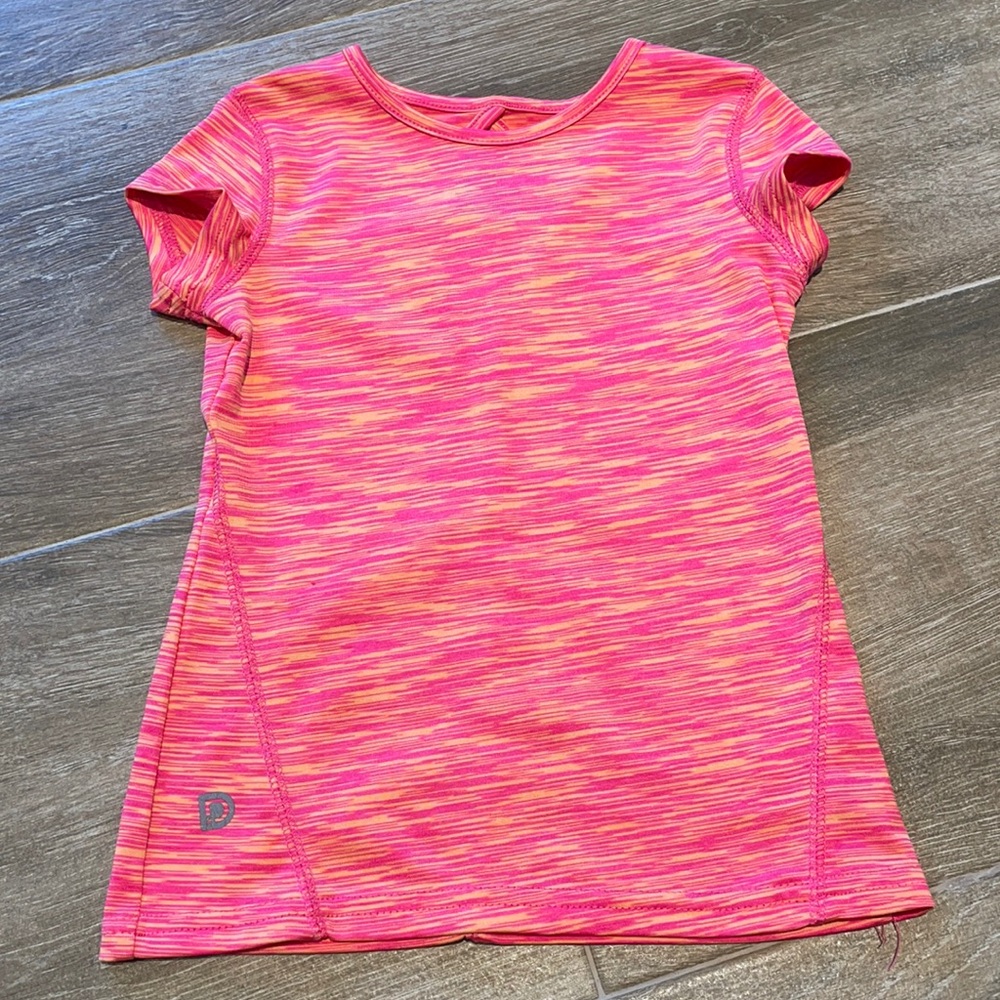 LIKE NEW GIRLS PINK AND ORANGE SPORTY TOP